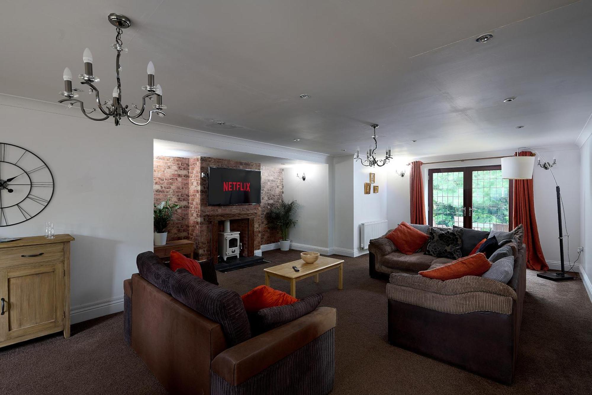 Spacious Home For Large Families And Contractors Wolverhampton Kültér fotó