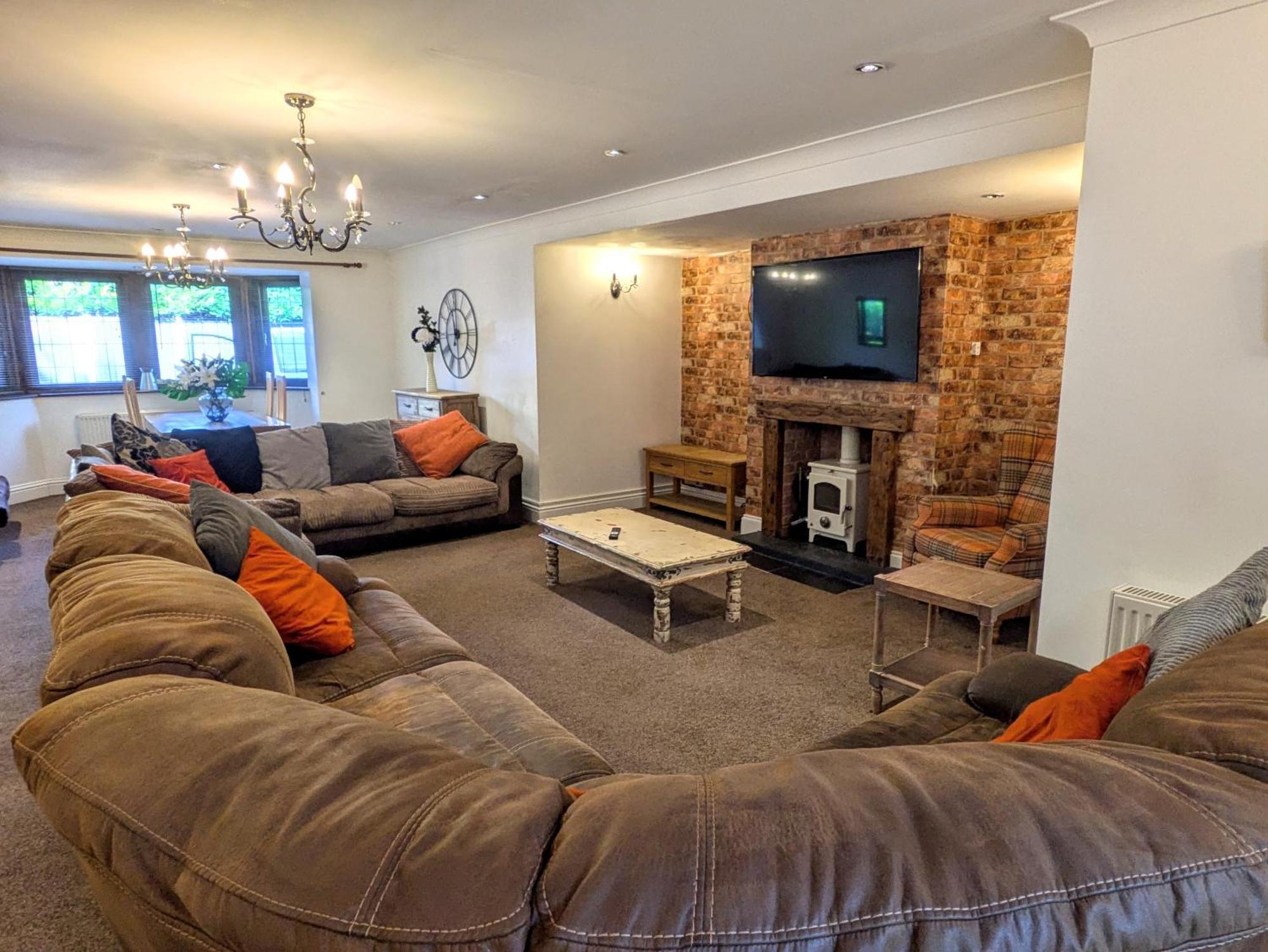 Spacious Home For Large Families And Contractors Wolverhampton Kültér fotó