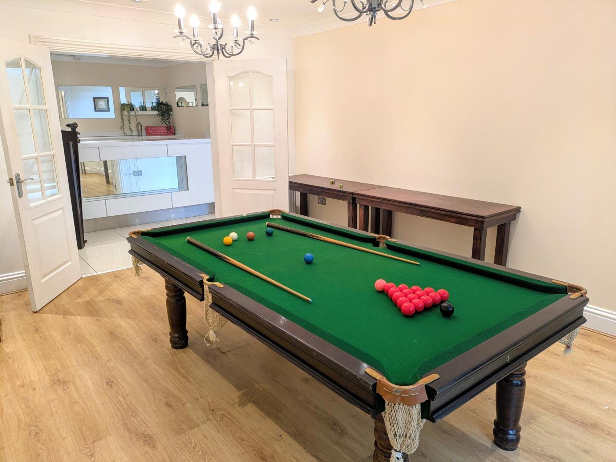 Spacious Home For Large Families And Contractors Wolverhampton Kültér fotó
